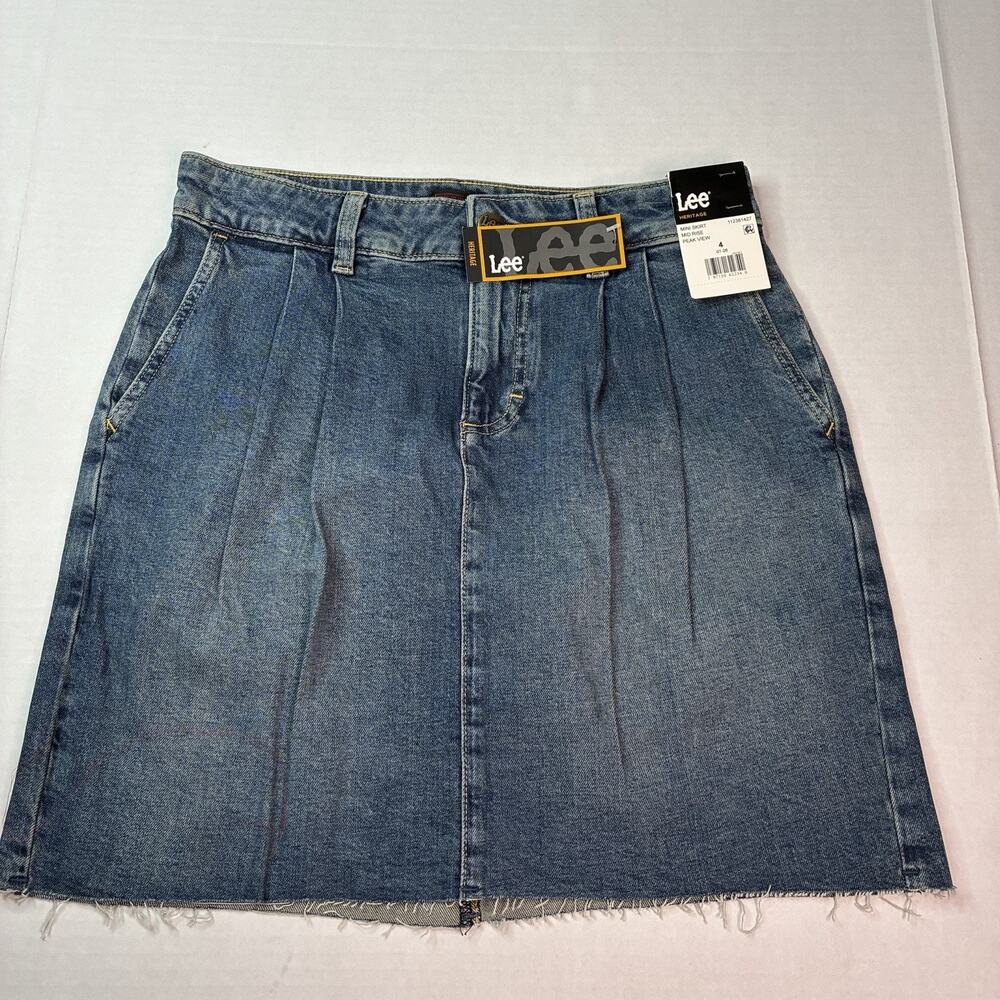 NWT Lee Heritage Pleated Denim Mini Skirt Mid Rise Raw Hem Women’s Size 4 Blue